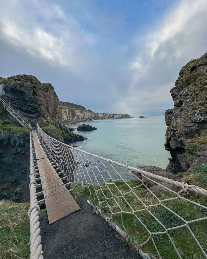 Carrick-a-Rede meraviglia nell'Irlanda del Nord