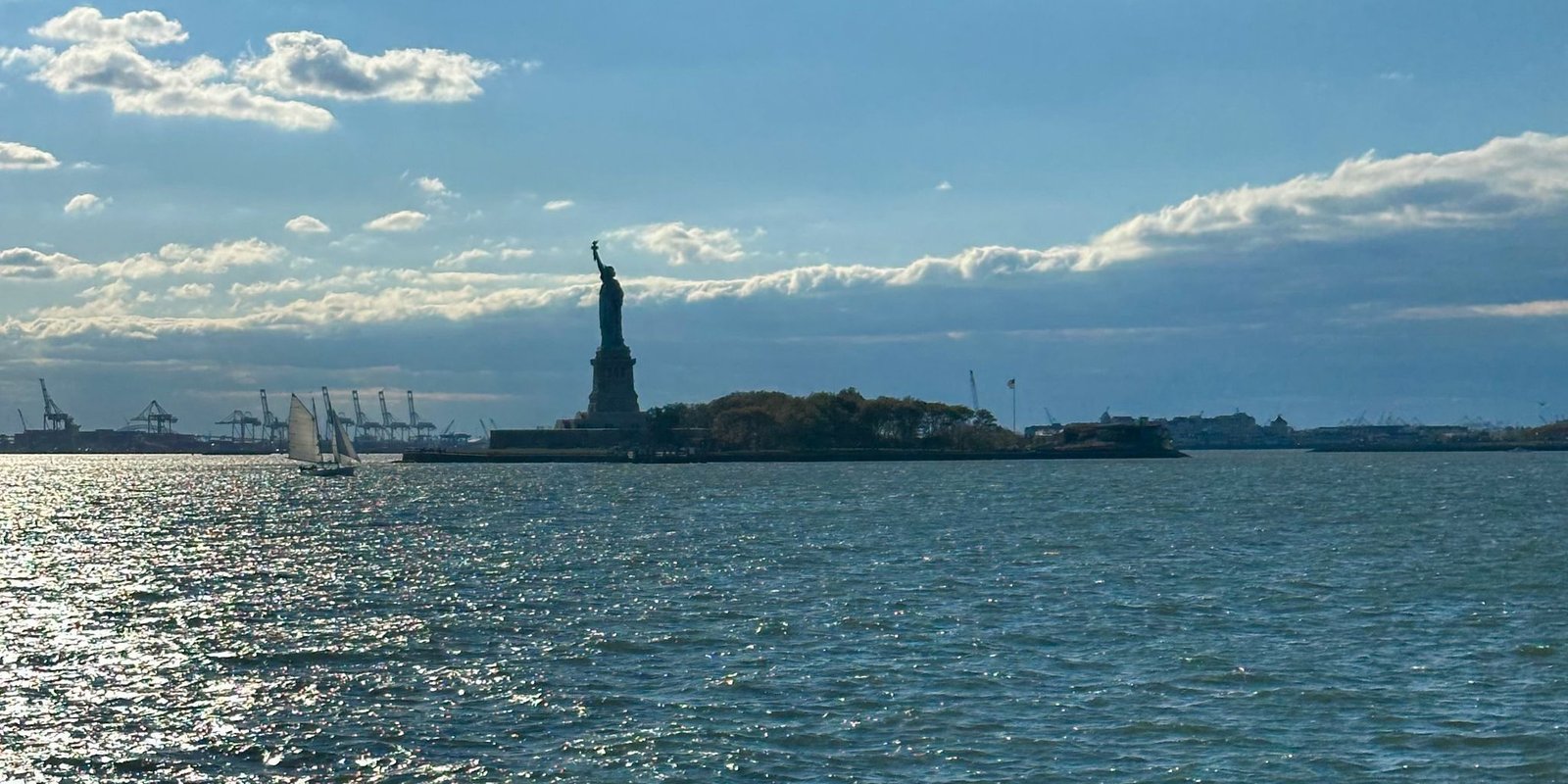 New York vista della Statua della Libert&agrave;