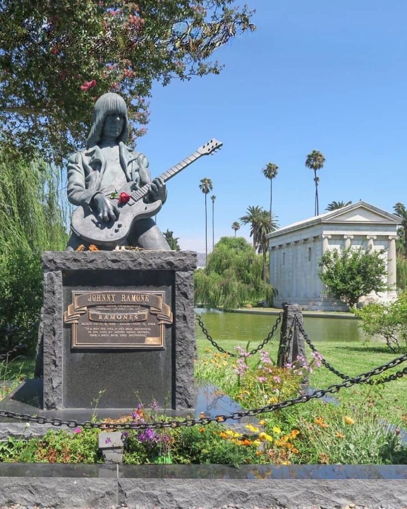 tomba di John Ramone a Hollywood, Los Angeles insolita