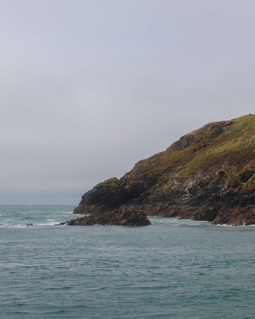Skomer Island, Itinerario Galles