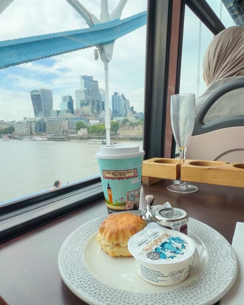 Afternoon Tea Bus Londra, cosa mangiare